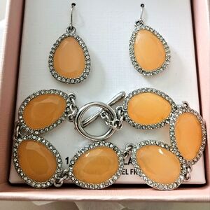 Stunning Peach Stone and Rhinestone Bracelet and Earrings Set 8"